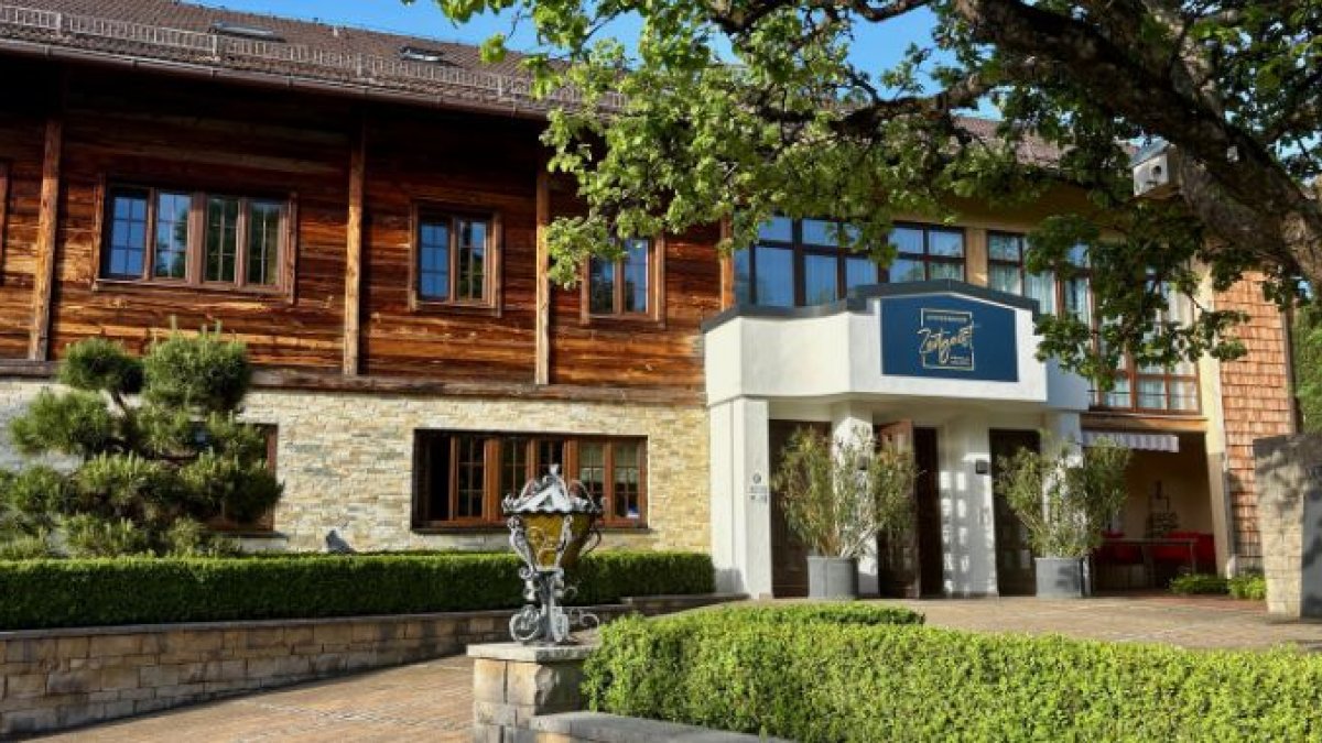 Ammergauer Zeitgeist Medical & Spa Hotel Frontansicht