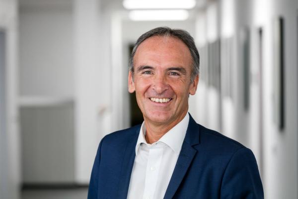 Portrait von Ellio Schneider