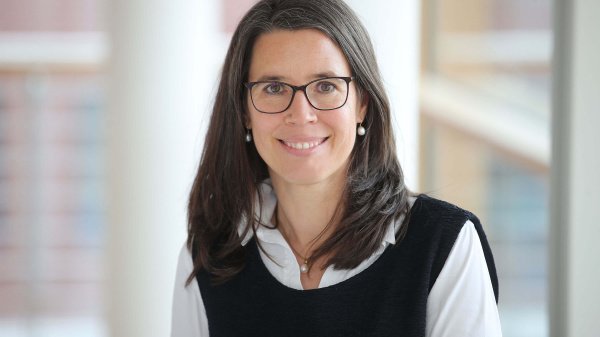 Portrait von Dr. Ann-Kristin Stenger