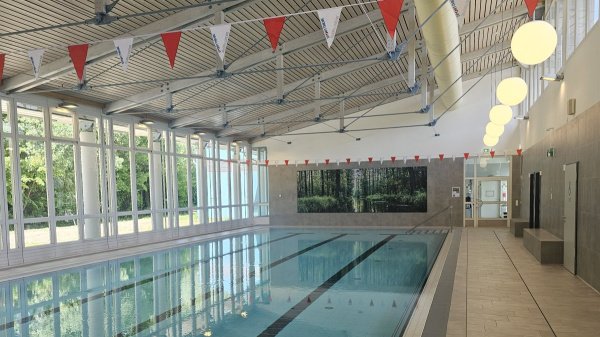 Unsere große neu sanierte Schwimmhalle kann nach ärztlicher Freigabe auch in den therapiefreien Zeiten genutzt werden.