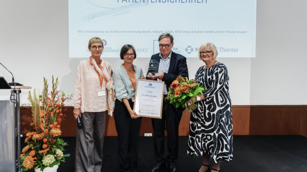 Gewinnerin Dr. Helena Jambor 2026 erhält Deutschen Preis für Patientensicherheit.
