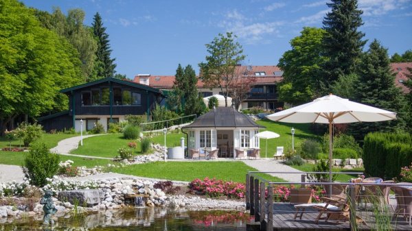 Medical Park Am Kirschbaumhügel Privatklinik: Gebäude und Bereich vor der Rehaklinik