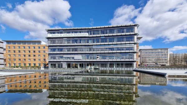 Außenansicht des Gebäudes des ZAR Saarbrücken