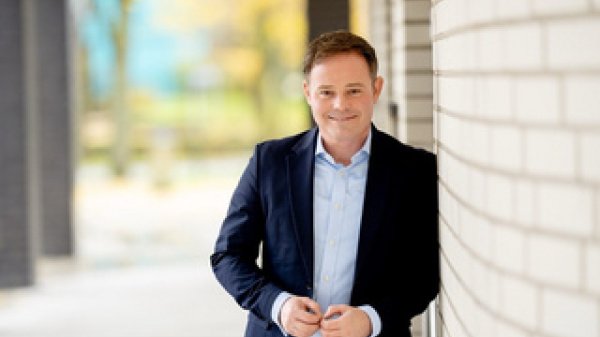 Portrait des Schirmherrn Deutschen Reha-Tags 2026 Lars Ehm, Mitglied des Deutschen Bundestages