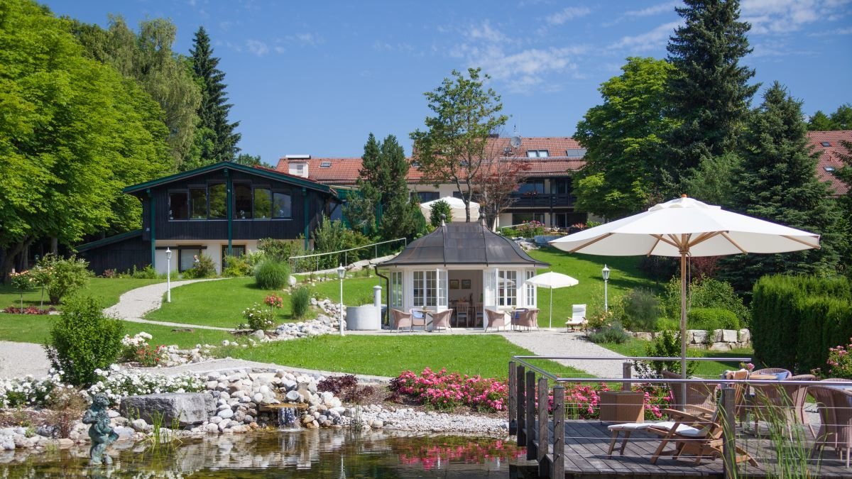 Medical Park Am Kirschbaumhügel Privatklinik: Gebäude und Bereich vor der Rehaklinik