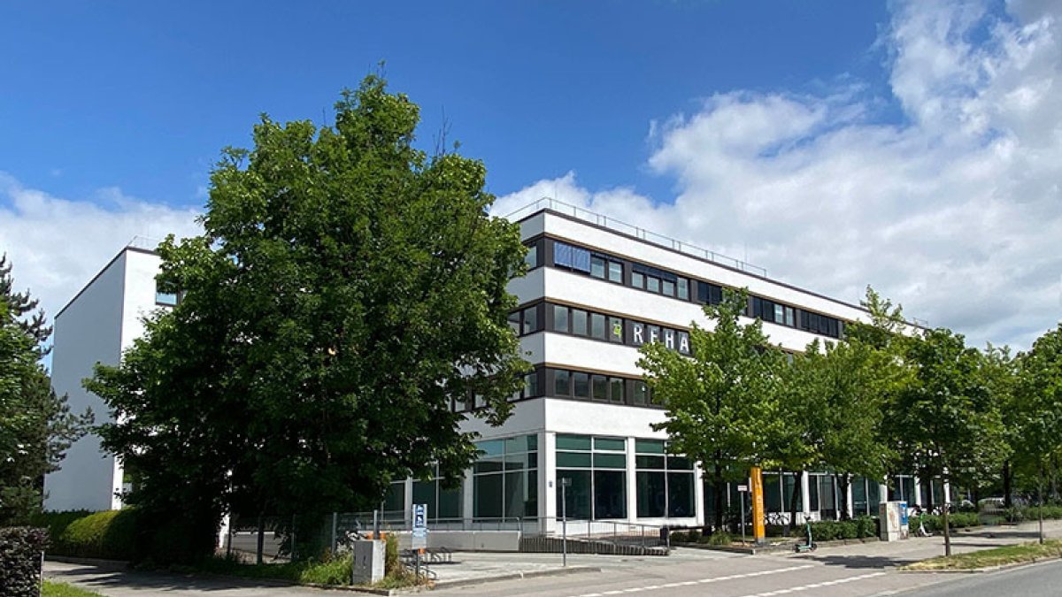 Außenansicht und Zugang zum ZAR München Nord